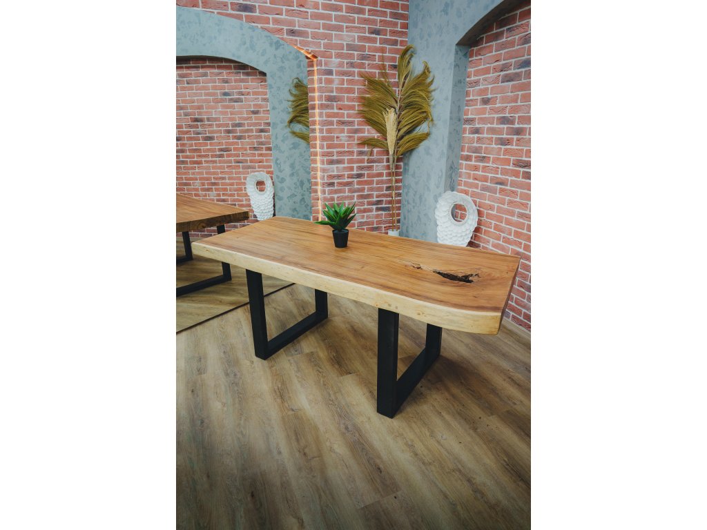 Balijský stůl z masivu typ 1