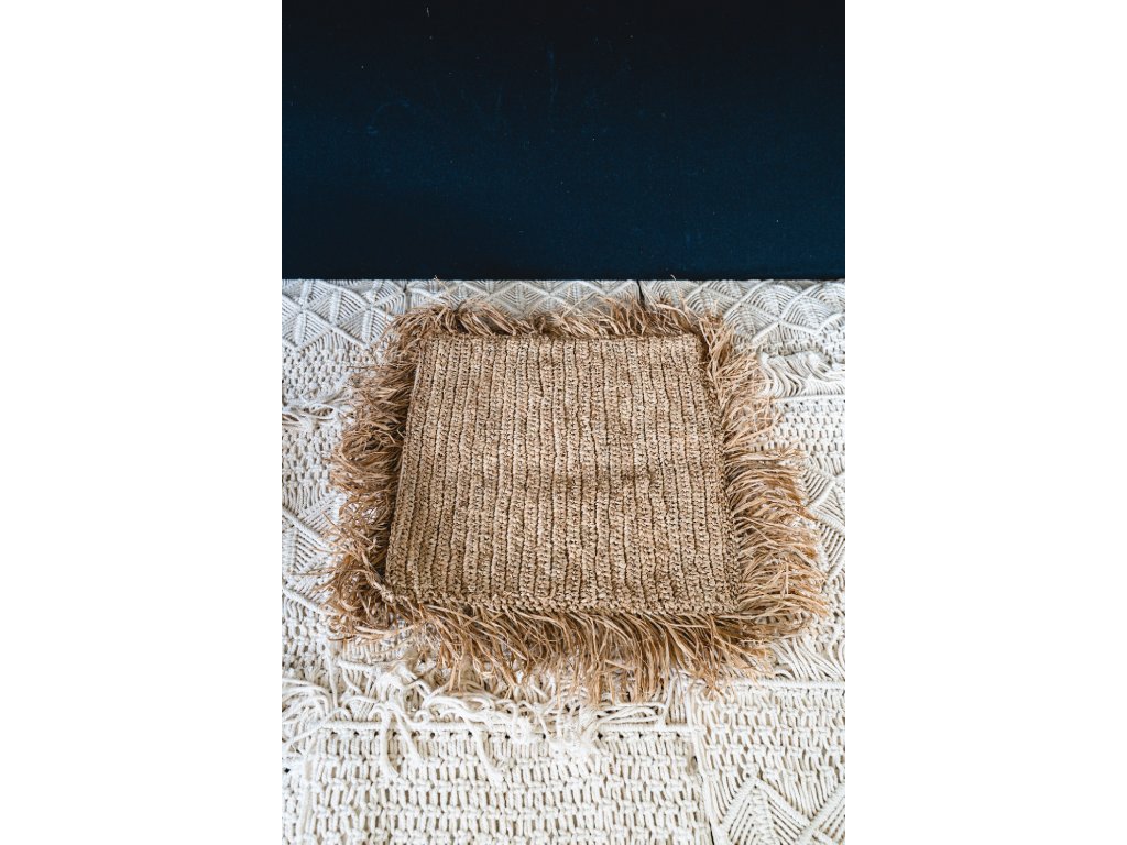 Povlak na polštář z mořské trávy s třásněmi