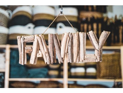Dřevěný nástěnný nápis FAMILY